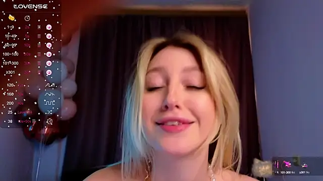 Snapshot of River__Flower chatting on 03-13-25, 03:54 River Flower online show from 03-13-25, 03:54