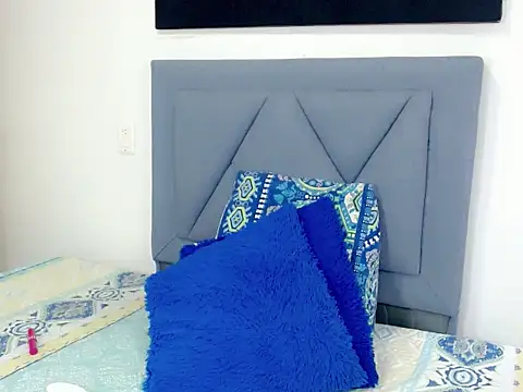 dominic 00 online show from 12-21-25, 09:44