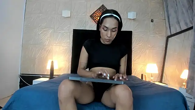 ChanelleJohnson  online show from 10-11-25, 06:28