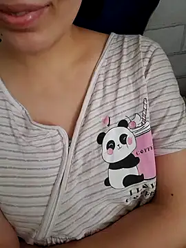 Snapshot of Emily_homegirl chatting on 02-11-25, 09:20 Emily homegirl online show from 02-11-25, 09:20