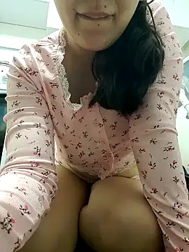 Snapshot of Emily_homegirl chatting on 02-13-25, 03:39 Emily homegirl online show from 02-13-25, 03:39