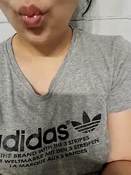 Snapshot of Emily_homegirl chatting on 02-15-25, 06:33 Emily homegirl online show from 02-15-25, 06:33