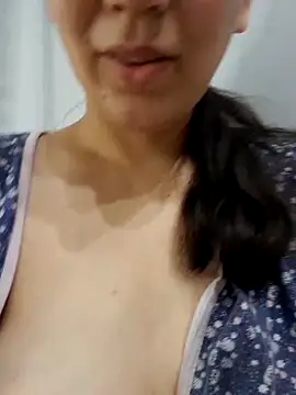 Snapshot of Emily_homegirl chatting on 03-02-25, 03:59 Emily homegirl online show from 03-02-25, 03:59