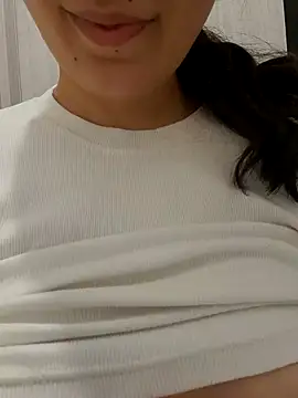 Snapshot of Emily_homegirl chatting on 03-20-25, 08:20 Emily homegirl online show from 03-20-25, 08:20