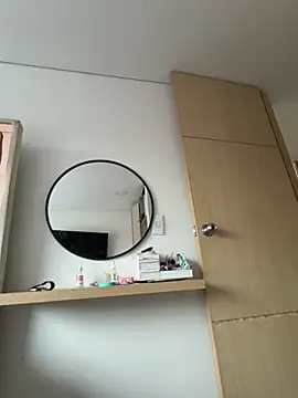 Snapshot of KarolVega- chatting on 11-11-25, 02:50 KarolVega- online show from 11-11-25, 02:50