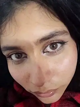 Snapshot of CHLOE_ISABELL chatting on 03-13-25, 10:32 CHLOE ISABELL online show from 03-13-25, 10:32