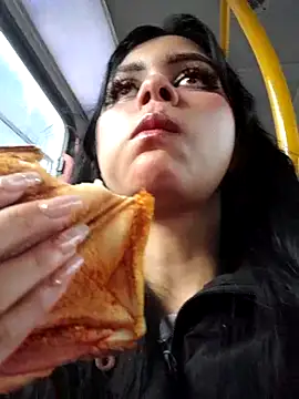 Snapshot of CHLOE_ISABELL chatting on 03-21-25, 12:06 CHLOE ISABELL online show from 03-21-25, 12:06