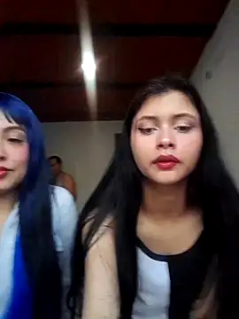 Snapshot of CHLOE_ISABELL chatting on 10-25-25, 09:31 CHLOE ISABELL online show from 10-25-25, 09:31