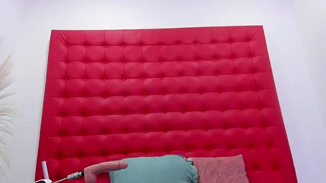 Nathy Ross online show from 11-14-25, 01:43