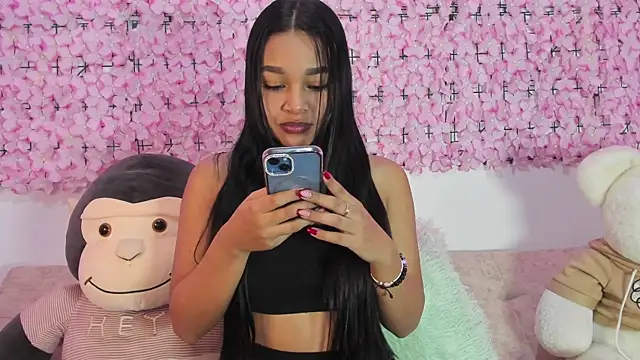 Lynda Bonnie online show from 11-15-25, 01:18