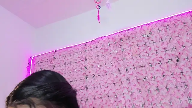 Lynda Bonnie online show from 11-20-25, 02:28