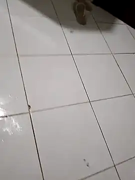 Snapshot of OutsizedPistol chatting on 09-23-25, 01:14 OutsizedPistol online show from 09-23-25, 01:14