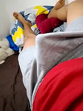 Snapshot of OutsizedPistol chatting on 09-25-25, 12:53 OutsizedPistol online show from 09-25-25, 12:53