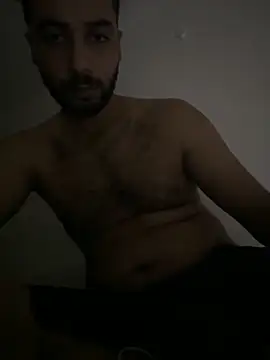 Snapshot of OutsizedPistol chatting on 10-11-25, 01:16 OutsizedPistol online show from 10-11-25, 01:16