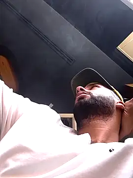 Snapshot of OutsizedPistol chatting on 10-13-25, 08:36 OutsizedPistol online show from 10-13-25, 08:36