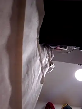 Snapshot of OutsizedPistol chatting on 10-23-25, 09:30 OutsizedPistol online show from 10-23-25, 09:30