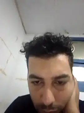 Snapshot of OutsizedPistol chatting on 10-30-25, 09:44 OutsizedPistol online show from 10-30-25, 09:44