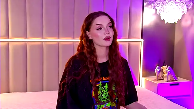 Snapshot of AlexaBright chatting on 10-24-25, 04:03 AlexaBright online show from 10-24-25, 04:03