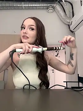 Snapshot of AlexaBright chatting on 10-29-25, 06:09 AlexaBright online show from 10-29-25, 06:09