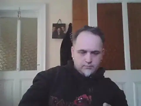 Snapshot of Szolga10 chatting on 02-26-25, 01:52 Szolga10 online show from 02-26-25, 01:52