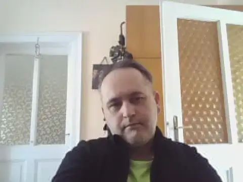 Snapshot of Szolga10 chatting on 03-07-25, 11:51 Szolga10 online show from 03-07-25, 11:51