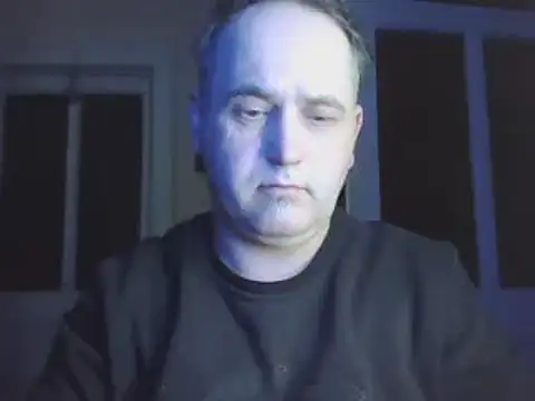 Snapshot of Szolga10 chatting on 03-10-25, 05:07 Szolga10 online show from 03-10-25, 05:07