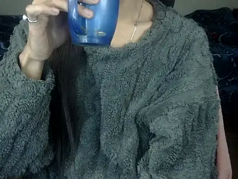 Snapshot of YourCDBitch chatting on 12-19-25, 09:55 YourCDBitch online show from 12-19-25, 09:55