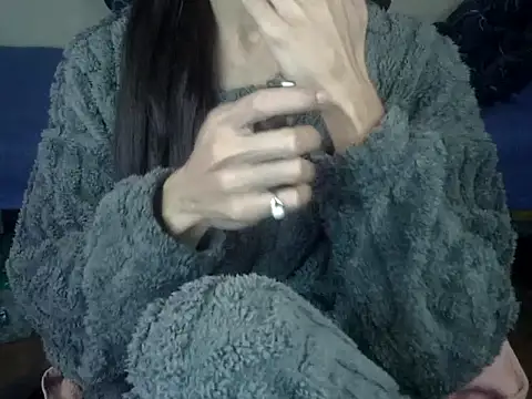 Snapshot of YourCDBitch chatting on 12-21-25, 12:07 YourCDBitch online show from 12-21-25, 12:07