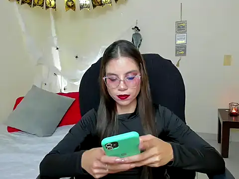 veronicamiller22 online show from 10-31-25, 02:45