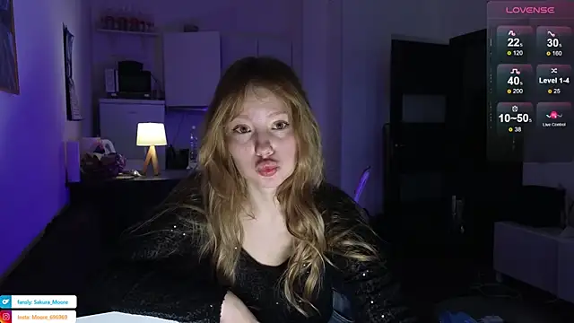 Sakura Moore online show from 03-03-25, 08:16