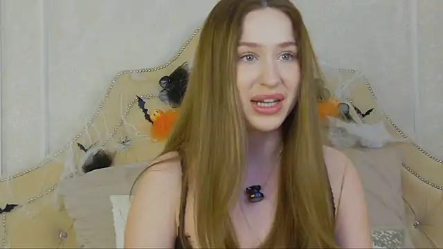 Jackie White  online show from 10-31-25, 04:46