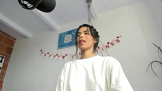 Snapshot of gothwhore77 chatting on 02-20-25, 04:03 gothwhore77 online show from 02-20-25, 04:03