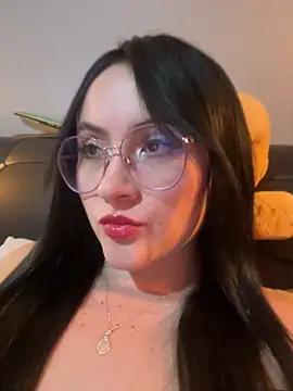 ValentinaOrtiz3 online show from 11-09-25, 01:59