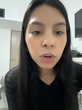 Snapshot of Valeedoll chatting on 11-15-25, 04:43 Valeedoll online show from 11-15-25, 04:43