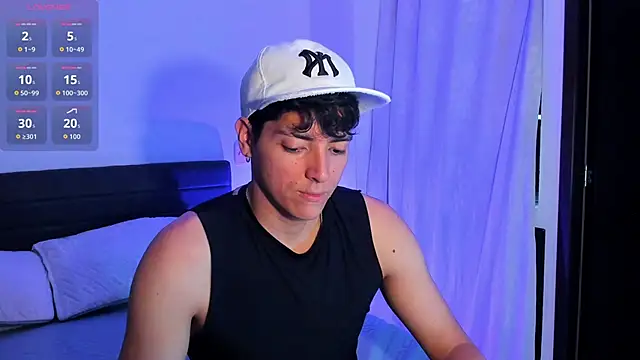  JacobMiller   online show from 11-12-25, 09:36