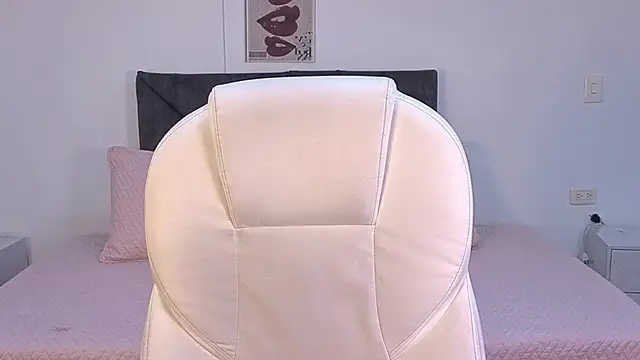 sara sharma  online show from 10-24-25, 01:40