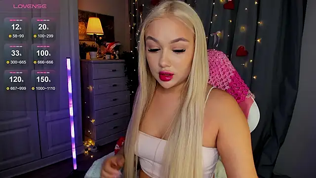 Snapshot of _Loneve__ chatting on 02-27-26, 03:23 Loneve online show from 02-27-26, 03:23