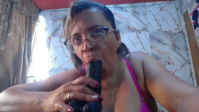 Snapshot of alina_maturehot chatting on 01-16-26, 08:46 alina maturehot online show from 01-16-26, 08:46