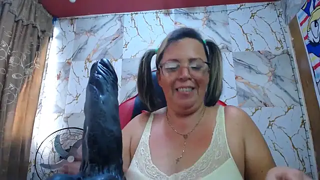 Snapshot of alina_maturehot chatting on 02-26-26, 07:24 alina maturehot online show from 02-26-26, 07:24