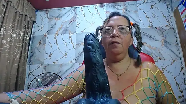 Snapshot of alina_maturehot chatting on 02-27-26, 07:30 alina maturehot online show from 02-27-26, 07:30