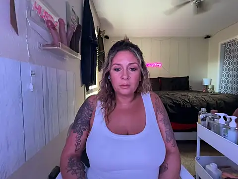 bossyroxy84 online show from 09-27-25, 06:13