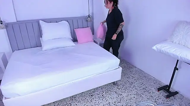 isolari  online show from 12-12-24, 04:15