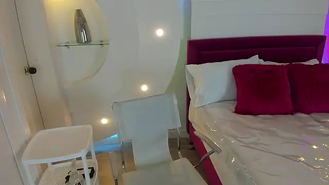 isolari  online show from 02-10-25, 12:08