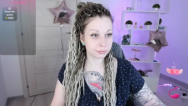 Snapshot of HoneySallyMoore chatting on 12-06-24, 06:50 HoneySallyMoore online show from 12-06-24, 06:50