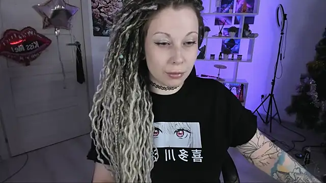 Snapshot of HoneySallyMoore chatting on 11-30-25, 04:11 HoneySallyMoore online show from 11-30-25, 04:11