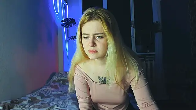 Alexa Pirs online show from 02-19-25, 02:44