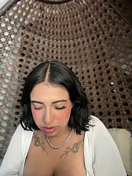 Scarlett-LS online show from 10-18-25, 02:36