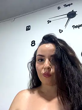 Snapshot of francy20 chatting on 10-10-25, 03:05 francy20 online show from 10-10-25, 03:05