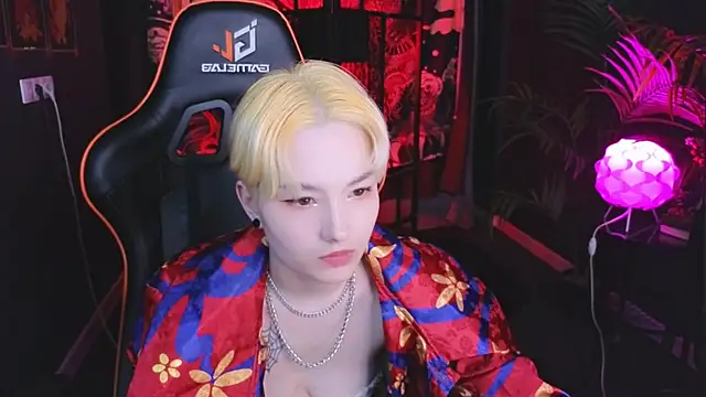 Akemi Sora  online show from 03-08-25, 07:20