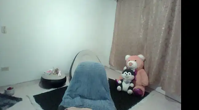 Snapshot of Hanna_latinaa chatting on 03-07-25, 12:04 Hanna latinaa online show from 03-07-25, 12:04